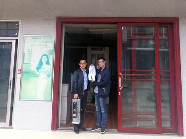 回乡创业，不负青春：恭喜黄先生签约皇迪长沙经销商